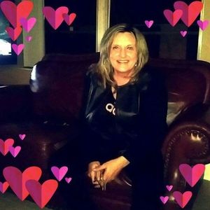 Meet your Posher, Deana